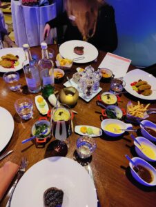 Abendessen im Surf und Turf auf der MS 3